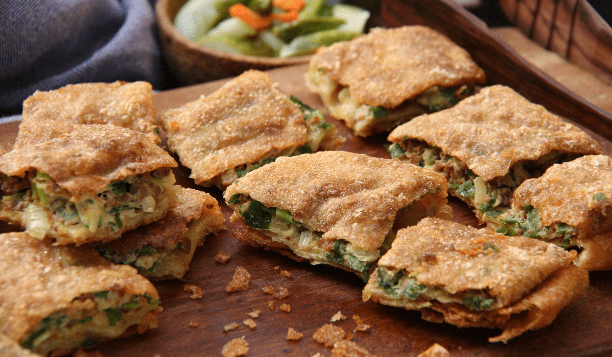 Martabak: A Culinary Tapestry of Indonesian Delight, Layers of Sweet and Savory Harmony