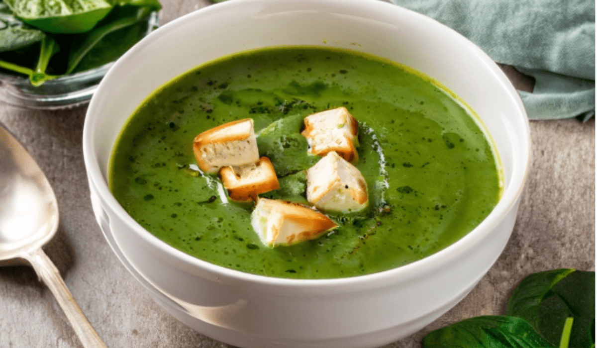Healthy Spinach Soup with Tofu: A Nutrient-Rich Delight