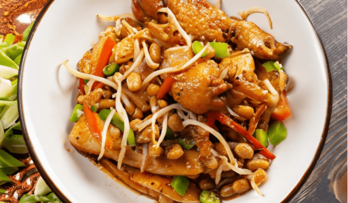 Mongolian Chicken Delight: A Delicious Recipe with Fresh Mung Bean Sprouts
