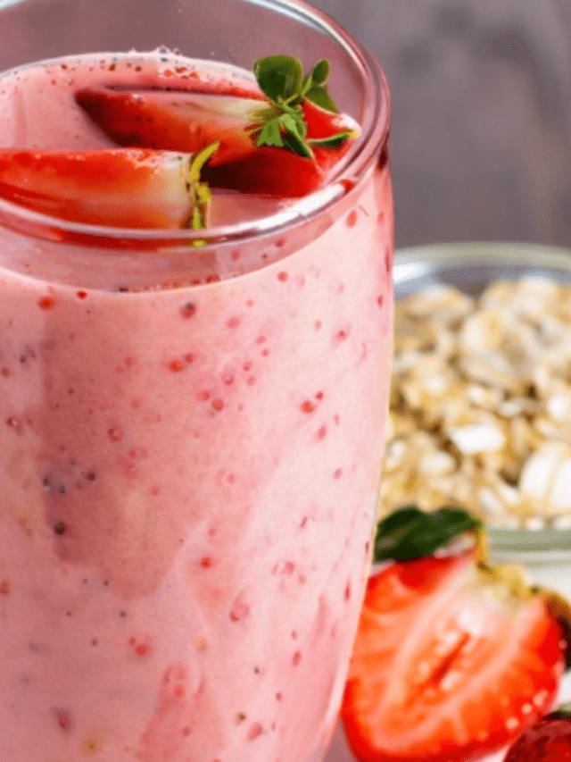 Morning Revitalizer: Strawberry Oatmeal Breakfast Smoothie